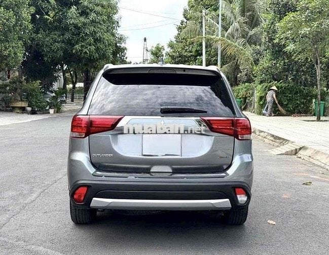 Cần Bán Mitsubishi Outlander 2017 2.0