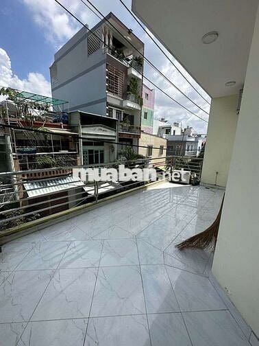 CHDV 35m2 FULL NT BAN CÔNG TO, MỚI TRỐNG. HXH Chiến Lược Bình Tân