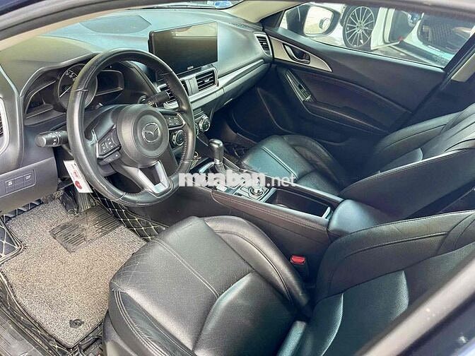 Mazda 3 2017 1.5 AT Sedan - 90000 km