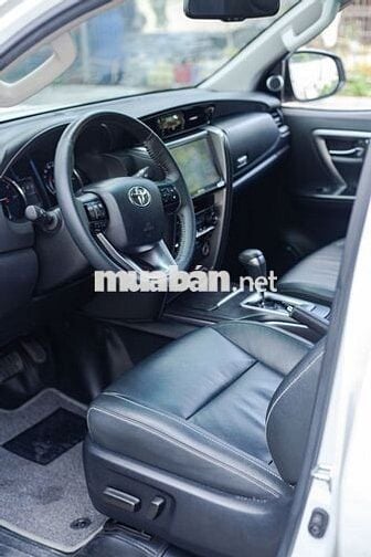Toyota Fortuner 2.4L 4x2 AT 2022 trắng