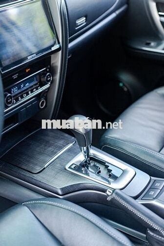 Toyota Fortuner 2.4L 4x2 AT 2022 trắng