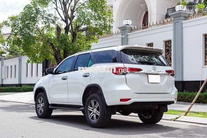 Toyota Fortuner 2.4L 4x2 AT 2022 trắng