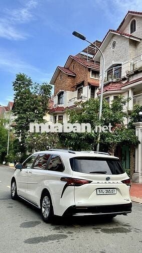 Toyota Sienna 2021  - 330000 km