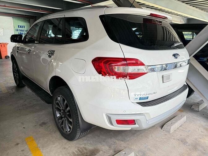 Everest Titanium model 2022 2.0L AT 4x2 - xe đẹp
