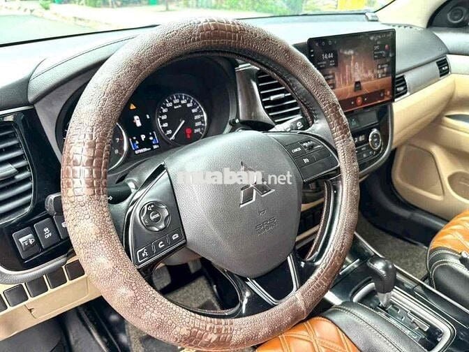 Cần Bán Mitsubishi Outlander 2017 2.0