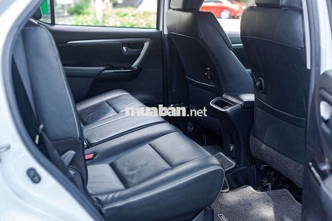 Toyota Fortuner 2.4L 4x2 AT 2022 trắng