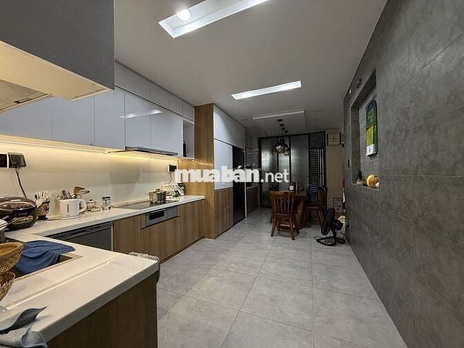 Bán Nhà 2 Mặt Tiền Lê Văn Quới, 99m2, 4 Tầng, 5 PN, Nội Thất Hiện Đại