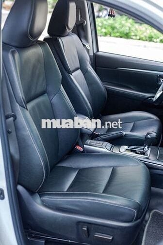 Toyota Fortuner 2.4L 4x2 AT 2022 trắng