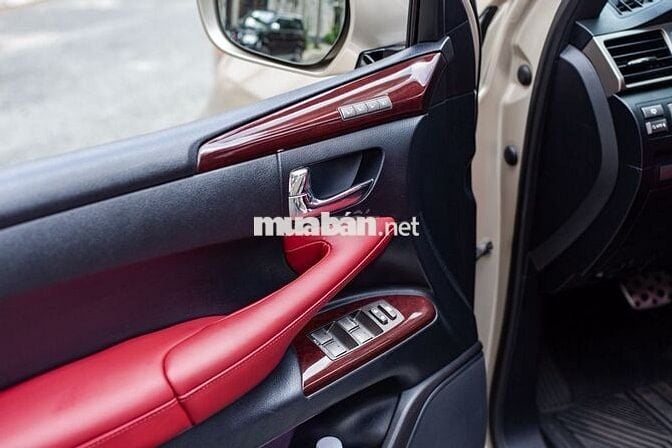 Lexus LX570 2014 màu vàng cát