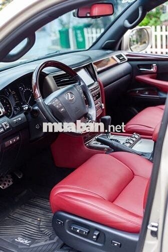 Lexus LX570 2014 màu vàng cát