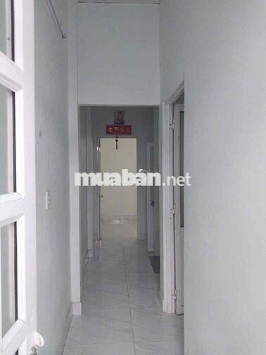 Nhà cách chợ Hưng Long 200m 4x11,6 2 phòng ngủ 2 nvs ( Sổ Hồng Riêng )