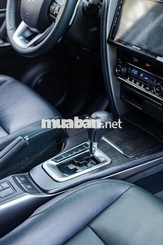 Toyota Fortuner 2.4L 4x2 AT 2022 trắng