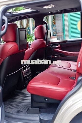 Lexus LX570 2014 màu vàng cát