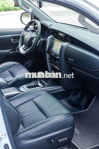 Toyota Fortuner 2.4L 4x2 AT 2022 trắng