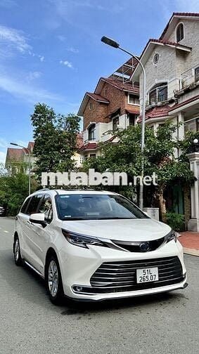 Toyota Sienna 2021  - 330000 km