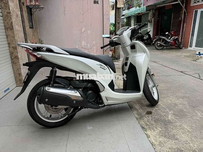 Cần bán SH ý đời 2016 đã qua sử dụng