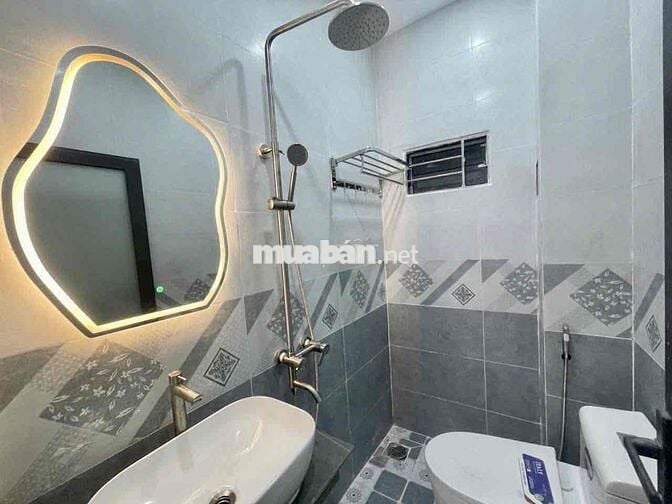 Nhà đẹp ngang 5m chỉ hơn 4 tỷ ngay Ngã tư ga Q12