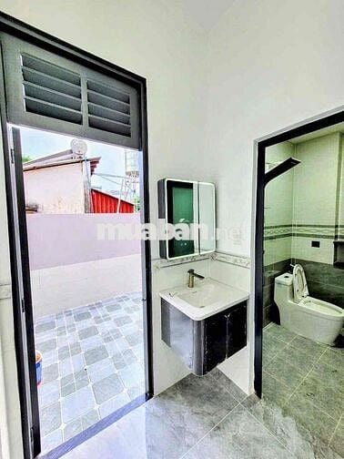 nhà sổ riêng hoàn công giá rẻ gần chợ bửu long. dtsd 240m2, đường 8m.