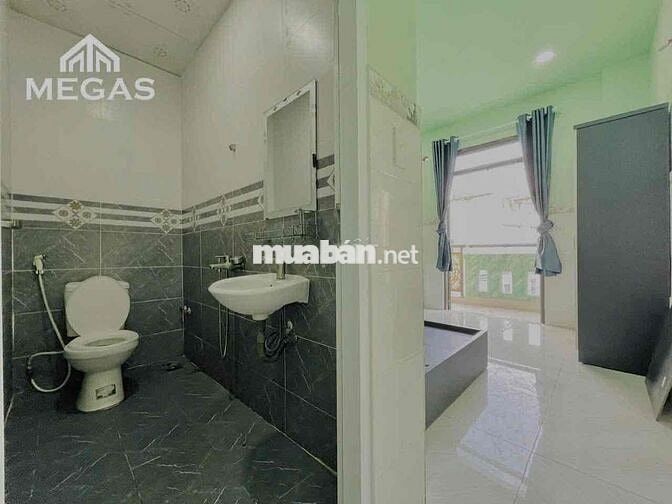 CHO THUÊ PHÒNG BAN CÔNG THOÁNG GẦN CẦU LVS Q3 - THANG MÁY