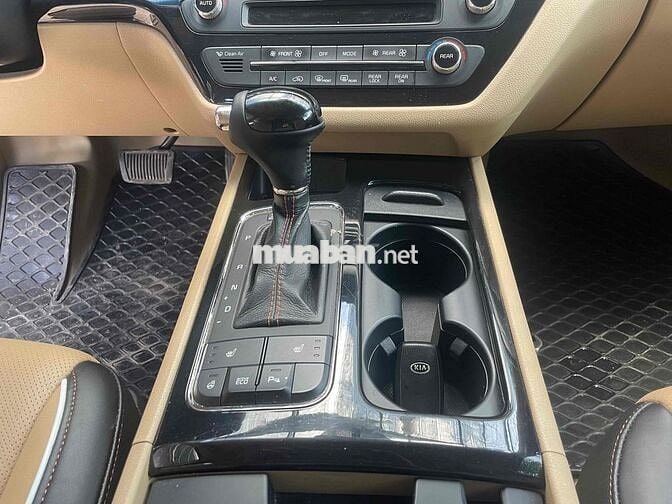 Kia Sedona 2016 3.3L GATH - 78000 km