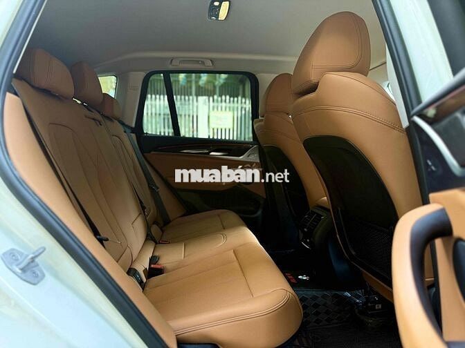 BMW X3 2024 sDrive20i - 4700 km