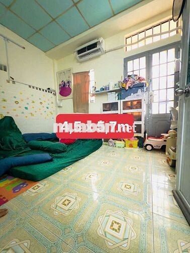 /-li Giá: 1.tỷ.680 thương lượng nhẹ
Bán nhà hẻm thông cách mặt tiền