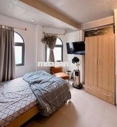 Cho thuê căn hộ Studio Ban công Q4 gần cầu Ông Lãnh, cầu Calmette