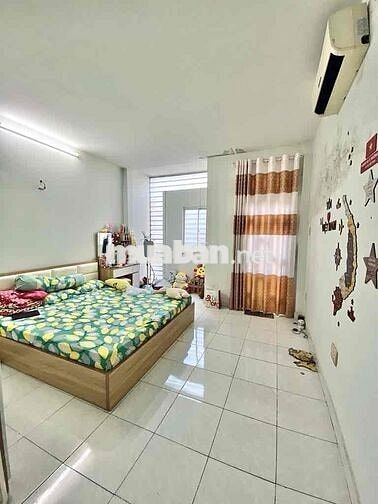 BÁN NHÀ GẦN NGÃ TƯ BỐN XÃ BÌNH TÂN 4x14m 3TẦNG HXH 5M THÔNG 3PN SHR