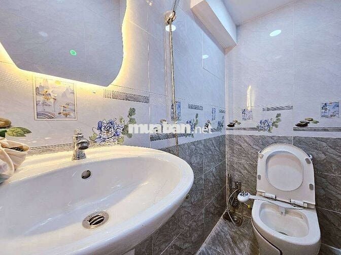 HẺM XE HƠI, GẦN DƯƠNG QUẢNG HÀM 42m2,  40M2, 2 TẦNG, HOÀN CÔNG ĐỦ