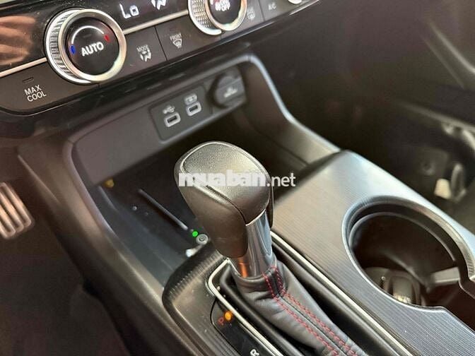 Honda Civic 2022 RS 60000 km xe đẹp zin không lỗi