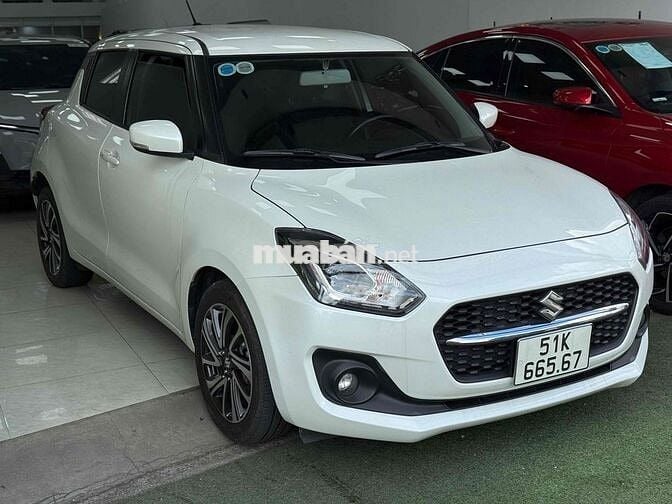 Suzuki Swift GLX 2023 màu trắng rất đẹp.