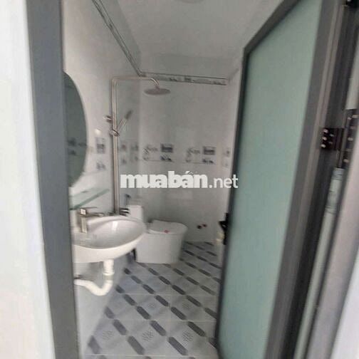 Nhà 5 tầng ,đường 12m gần khu 38ha ,Dương Thị Giang