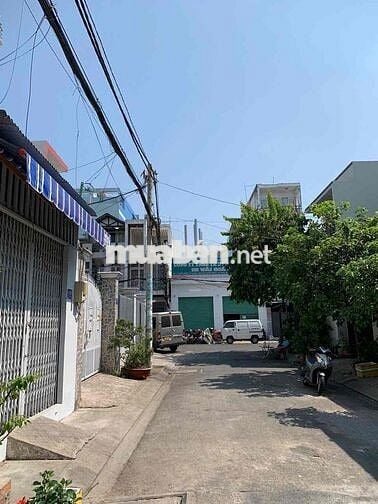 Nhà(4x23m) Chợ Tân Hương cấp 4 trống suốt đường xe tải
