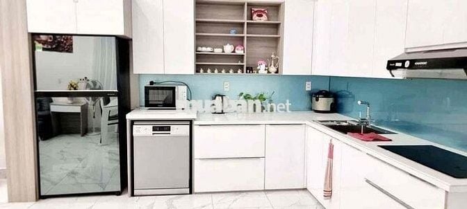 cho thuê nhà 2 tầng 2pn/2wc mặt tiền chu huy mân