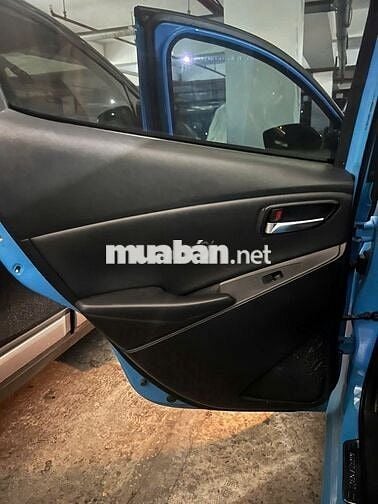 Mazda 2 2017 màu xanh, 150.000 km
