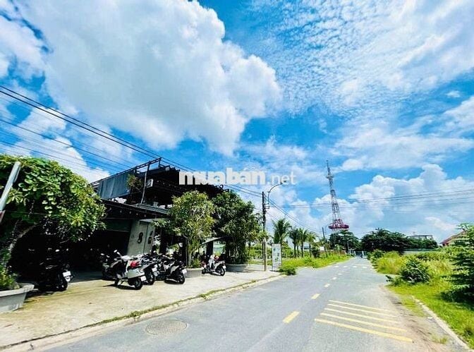 Đất làm nhà vườn 200m2 ngay Thị trấn Củ Chi. Đường Huỳnh Văn Cọ 8m