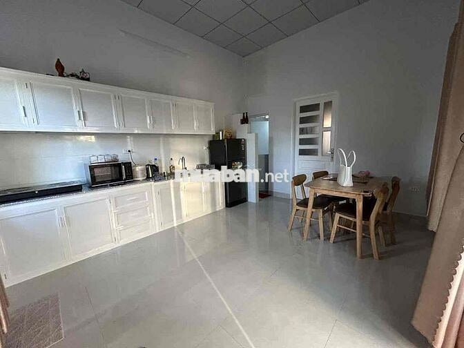 Nhà Vườn Xinh Xắn - Vị Trí Thuận Tiện