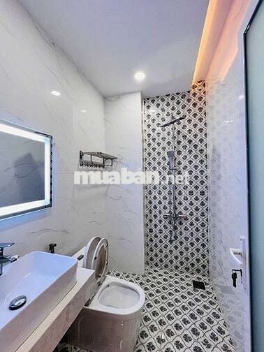 NHÀ MỚI ĐẸP FULL NỘI THẤT HXH P12 GV