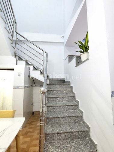 Nhà 1 trệt 1 lầu (4x14) 3pn ngay khu vực chợ Nhị Xuân Hóc Môn