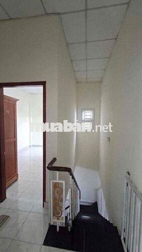 Nhà 2 tầng 40m2 đất ấp 5 đông thạnh hóc môn chỉ 1,5 tỷ đồng