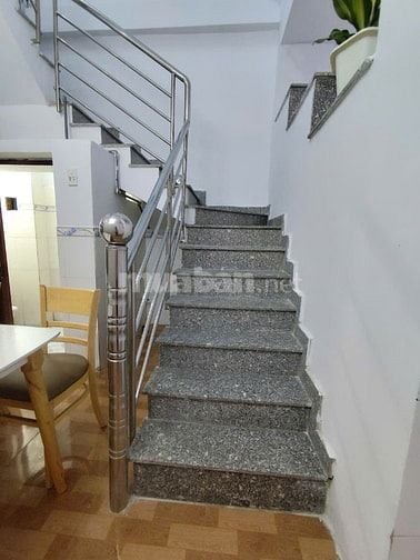 Nhà 1 trệt 1 lầu (4x14) 3pn ngay khu vực chợ Nhị Xuân Hóc Môn