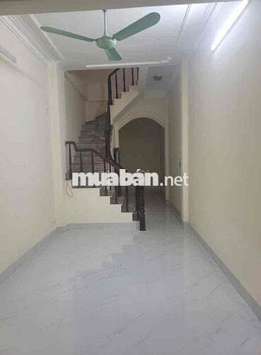 Giá giật mình! Chính Kinh, 40m ra phố, ngõ ba gác, dân xây. Chỉ 6 tỷ