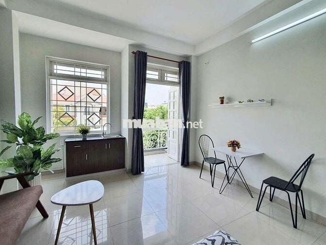 STUDIO BAN CÔNG, FULL NỘI THẤT, NUÔI PET, NHÀ MỚI GẦN NHÀ GA TÂN CẢNG