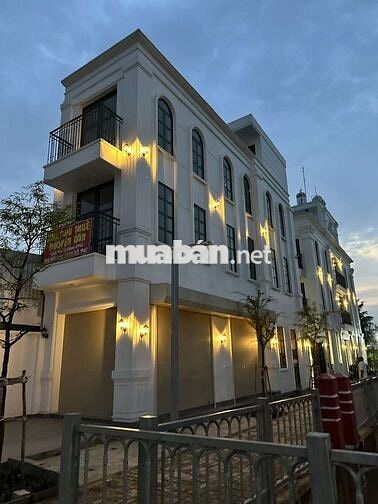 Cho thuê nhà mặt tiền bà triệu căn góc tiện ích đầy đủ