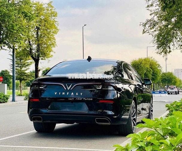 VinFast Lux A2.0 2021 Premium 2.0 AT - 37000 km