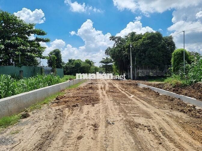 Mặt tiền sông Sài Gòn, 865m2 có 300m2 thổ cư sát KDL Cánh Đồng Hoa