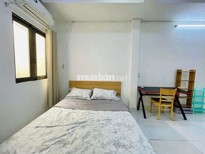 Phòng hơn 30m2 full nội thất Trần Văn Đang Quận 3 giáp CMT8 Quận 10