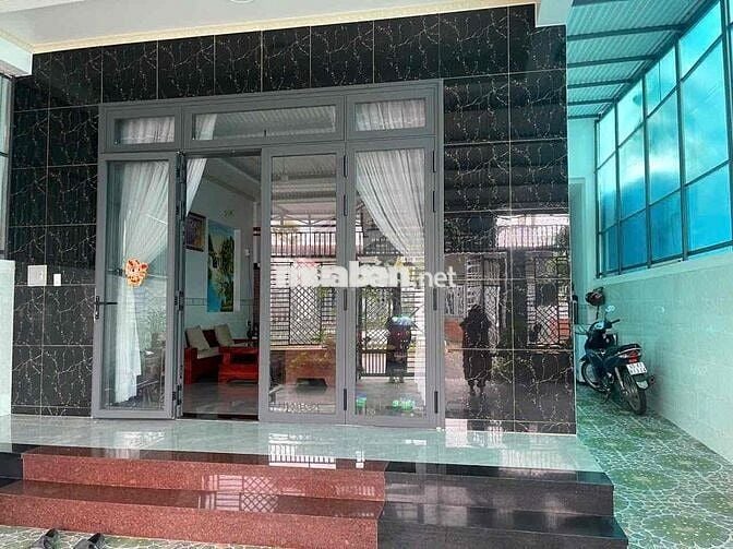 Nhà mới xây mặt đường lớn ngay chợ cá Hà Giang Lộc Sơn