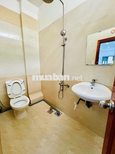 Phòng hơn 30m2 full nội thất Trần Văn Đang Quận 3 giáp CMT8 Quận 10