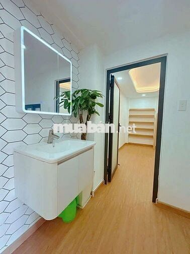 22/3 Duy Tân 5 x 6 - 4 tầng 4PN - 4WC nhỉnh 6Đ